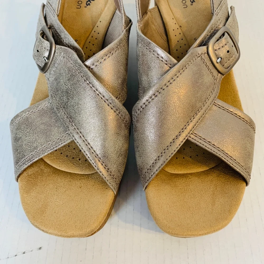 Clarks Collection Leather Wedges Nerisa Pace Size 10 Wide Metallic Silver Cork